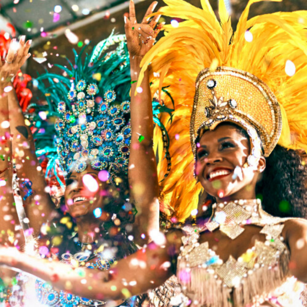 Carnaval no Brasil. Passistas desfilando.