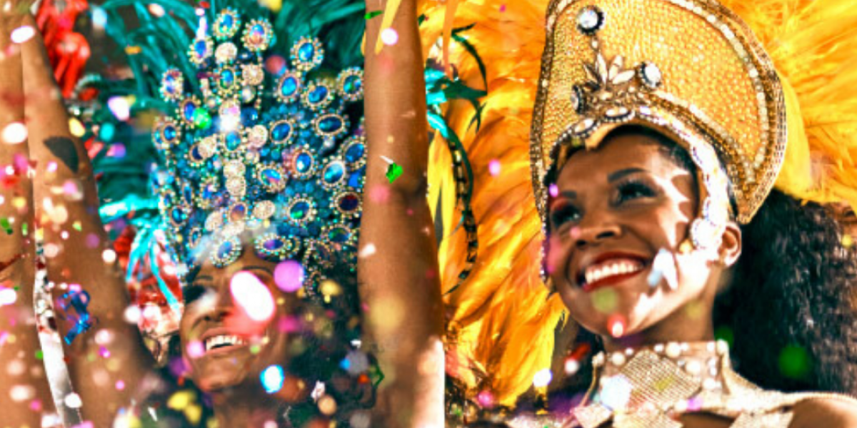 Carnaval no Brasil. Passistas desfilando.